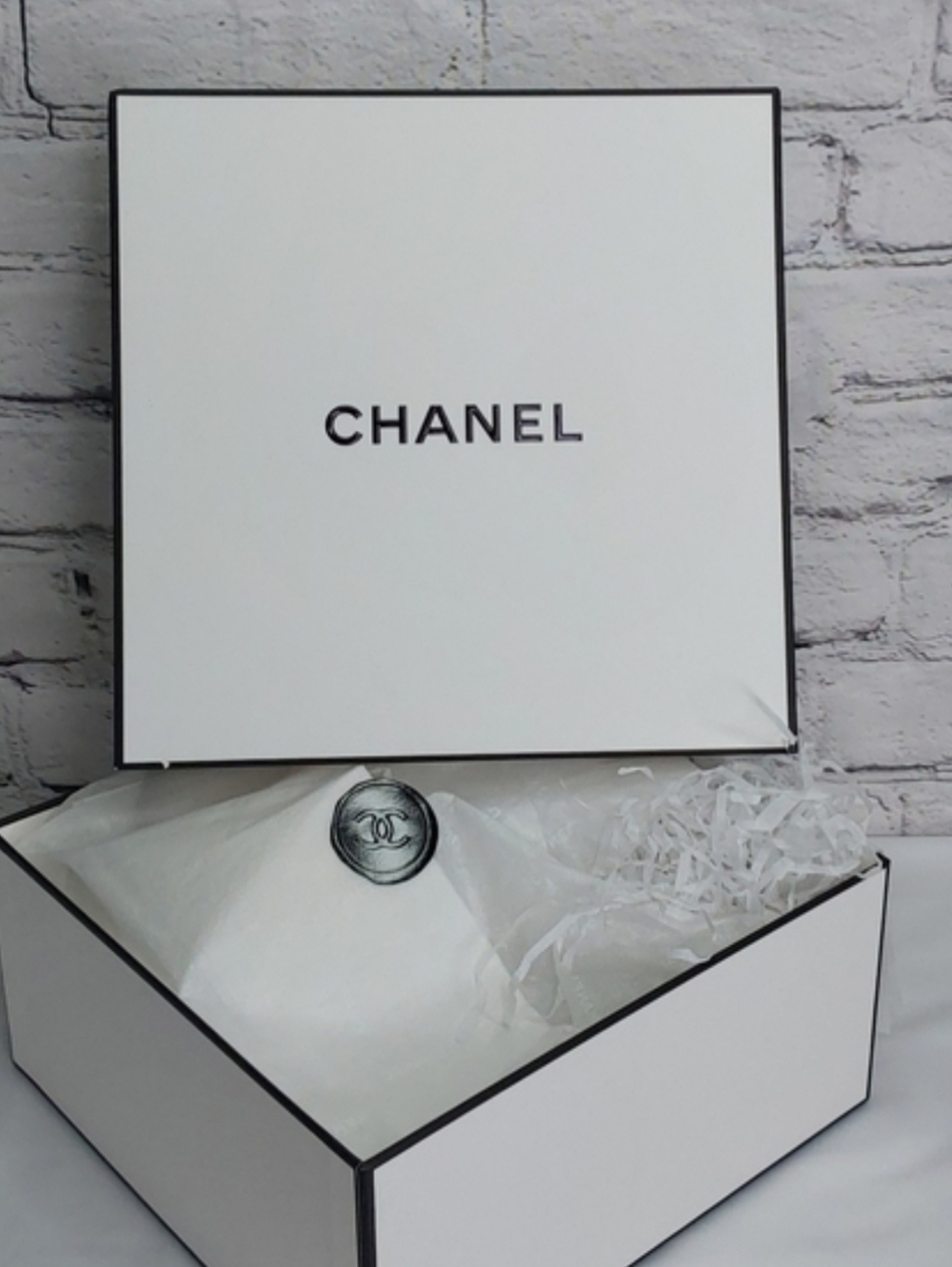 CHANEL GIFT BOX COMPLETE w/MONOGRAM TISSUE PAPER SHREDDED & CHANEL SEAL STAMP
